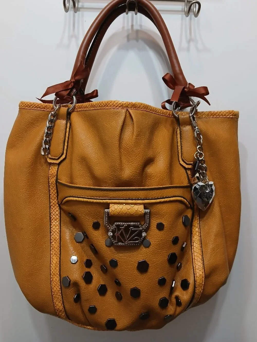 Kathy VanZeeland Biker Chick Hobo💛